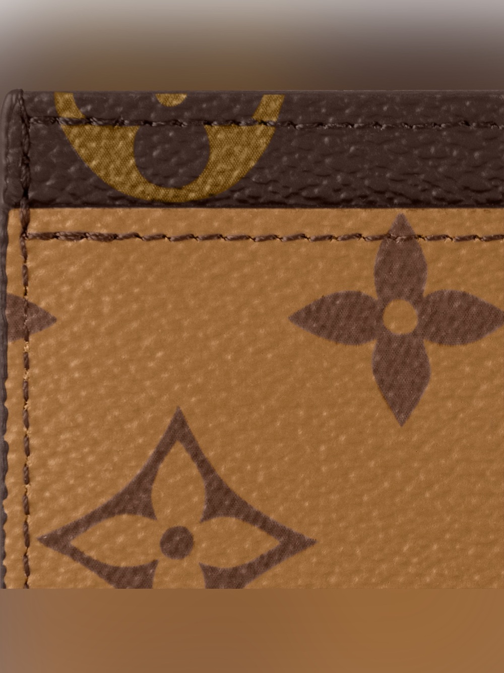 PRE LOVED Louis Vuitton Monogram Reverse Card Holder, M69161. - Picture 4 of 12